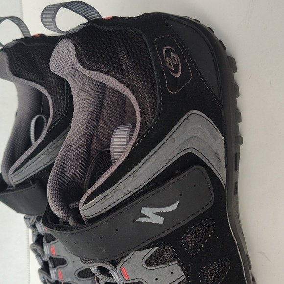 Specialized MTB Shoes with Rugged Design - Picture 2 of 8